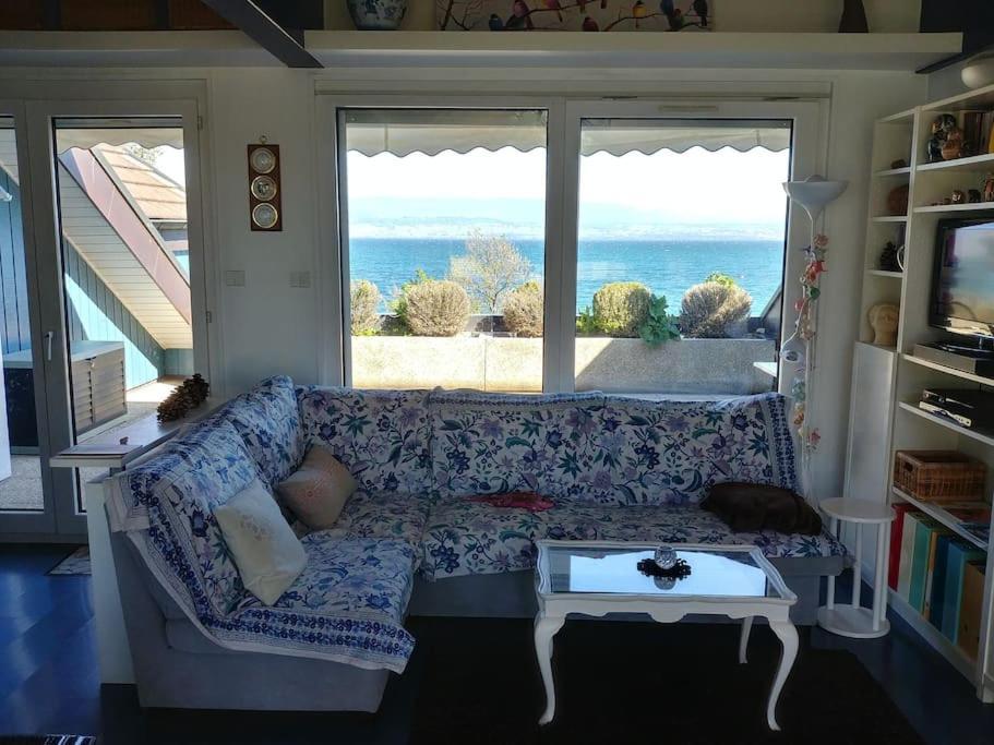 Lakefront. Appartement Pieds Dans L'Eau. View And Direct Access To The Lake. Anthy-sur-Leman Exteriör bild